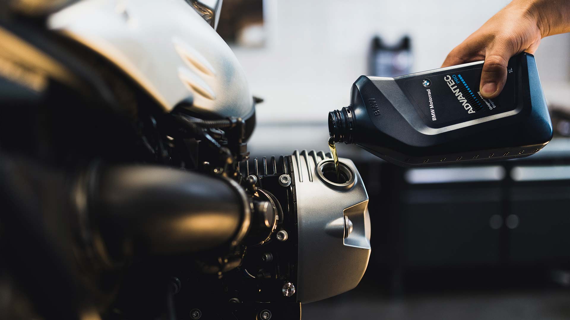 СВОБОДА ОТ ЗАБОТ BMW MOTORRAD OIL INCLUSIVE.